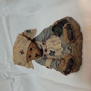 1993 boyds bear resin. "The nurse"
